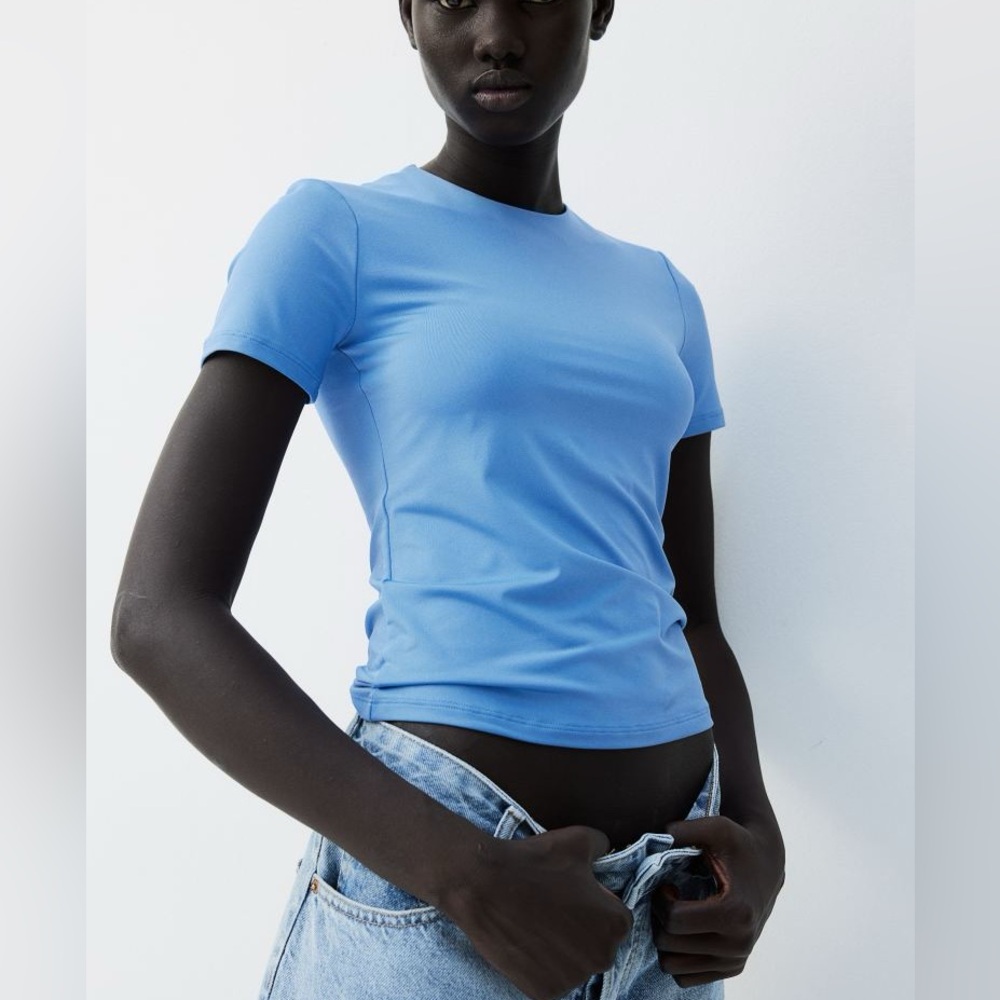 H&M blue tee shirt